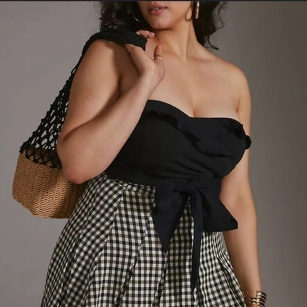 🐺Anthropologie Black Crop, Ruffle Tube Top with Straps